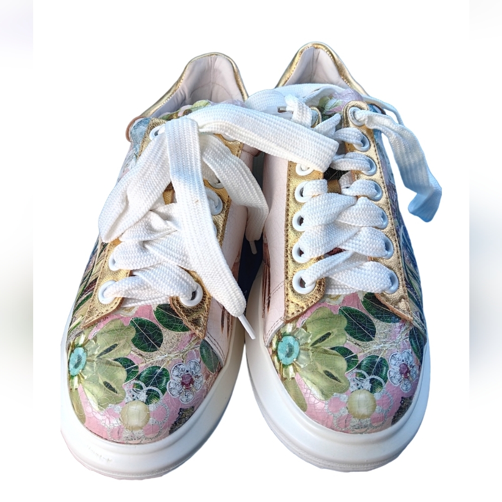 HOLLIE WATMAN Pretty Little Flyers Print Fashion Sneakers sz 8.5 NWOT